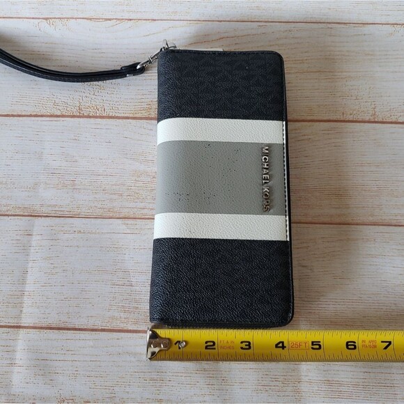 Michael Kors Color Block Signature Logo Zip Around Long Wallet Wristlet Black - Picture 16 of 16